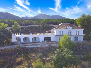  Villa For Sale in Alhaurin El Grande , Málaga