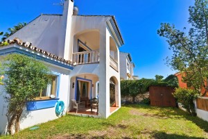  Semi-detached Villa For Sale in Sierrezuela  , Mlaga