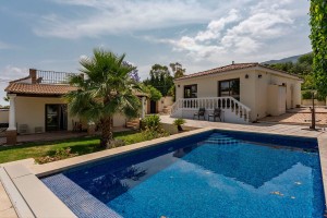  Villa For Sale in Alhaurin El Grande , Mlaga
