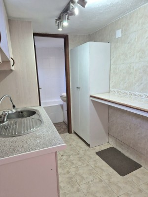 Semi-detached Villa, 2 Bedrooms, R5185927